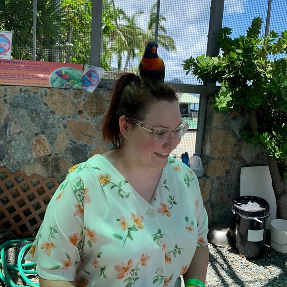 Meet your Posher, Kayla - Picture 2 of 6